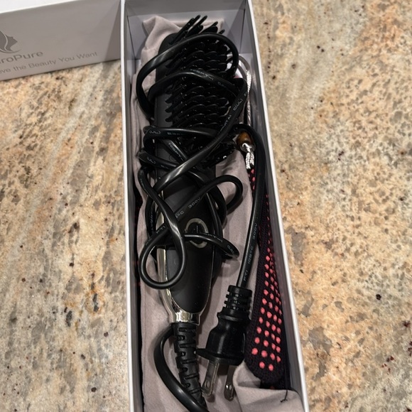 MiroPure Mini Hair Straightener Brush - Picture 7 of 7